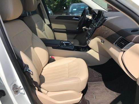 Used 2019 Mercedes-Benz GLE 400 4MATIC image 29