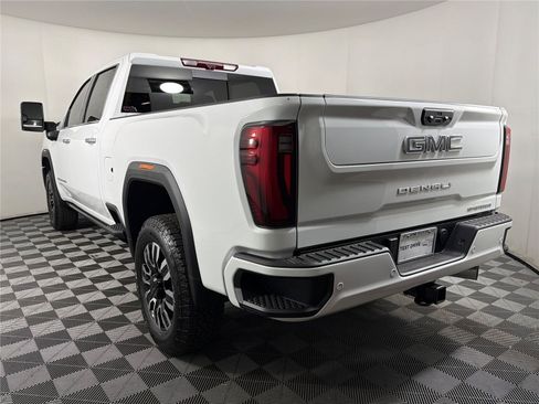 New 2026 GMC Sierra 2500 Denali Ultimate AWD/4WD image 4