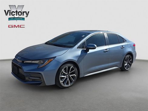 Used 2022 Toyota Corolla SE image 3