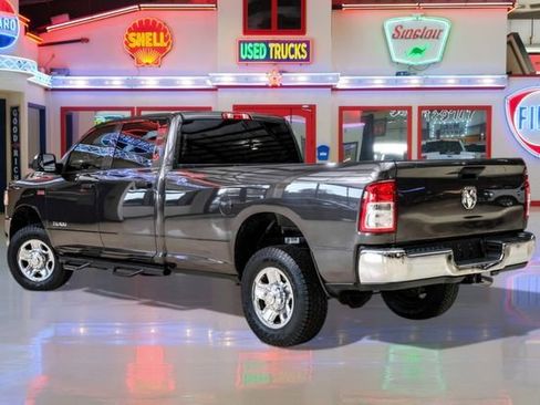 Used 2019 RAM 2500 Tradesman w/ Chrome Appearance Group image 4