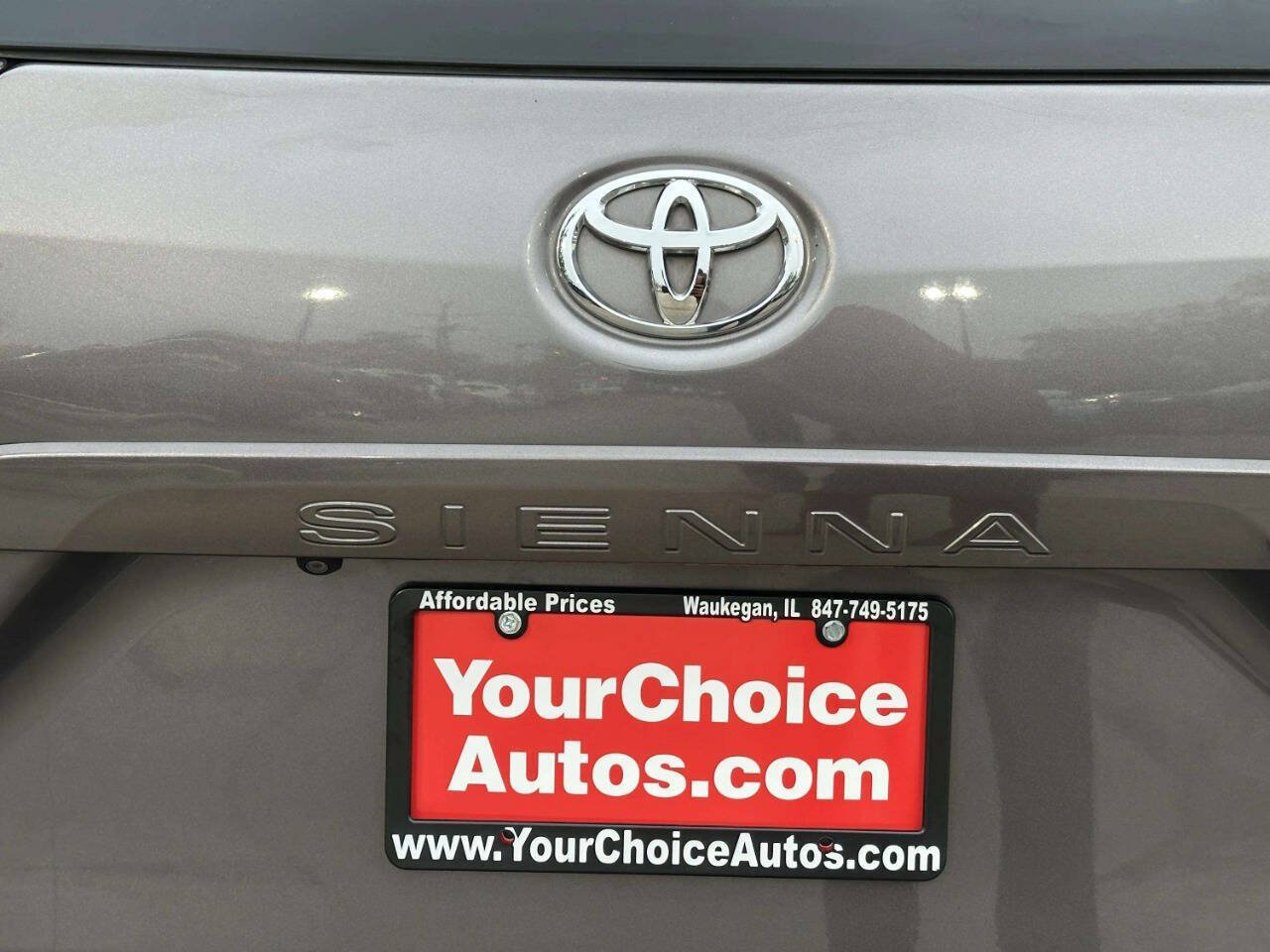 Used 2015 Toyota Sienna SE FWD image 39