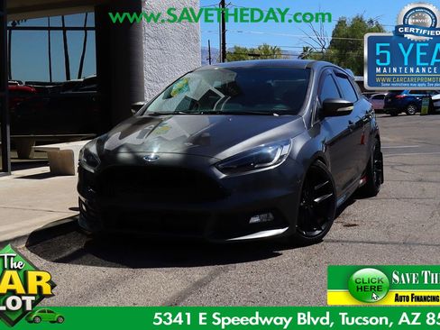 Used 2018 Ford Focus ST FWD image 1