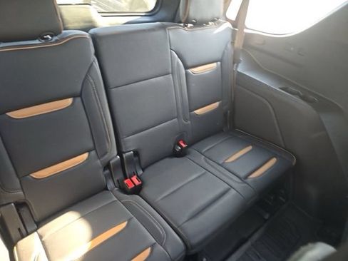 Used 2023 GMC Yukon AT4 w/ AT4 Premium Plus Package AWD/4WD image 13
