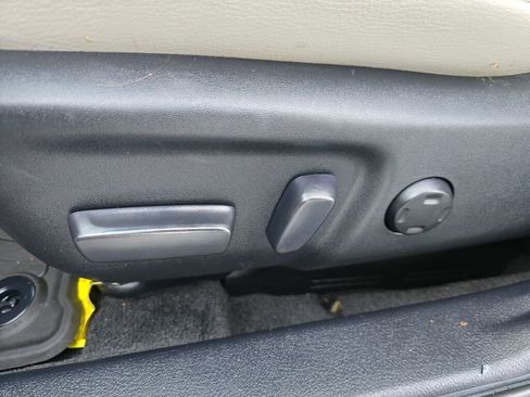 Used 2016 Toyota Avalon Touring image 18