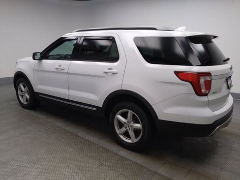Used 2016 Ford Explorer XLT w/ Equipment Group 202A AWD/4WD image 3