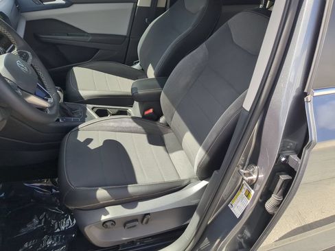 Certified 2022 Volkswagen Taos SE FWD image 19