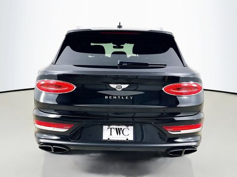 Used 2022 Bentley Bentayga AWD/4WD image 10