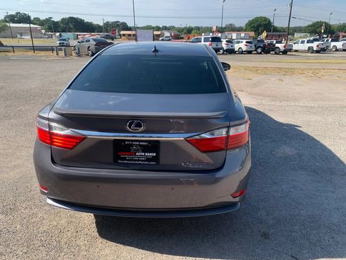 Used 2013 Lexus ES 300h w/ Luxury Pkg FWD image 8