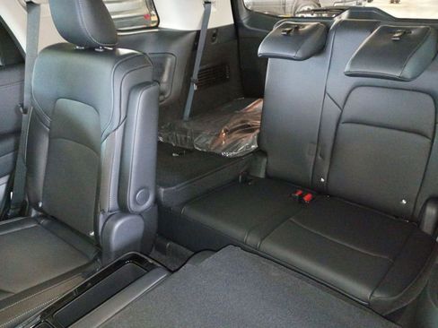 New 2026 Nissan Pathfinder SL w/ SL Premium Package AWD/4WD image 19