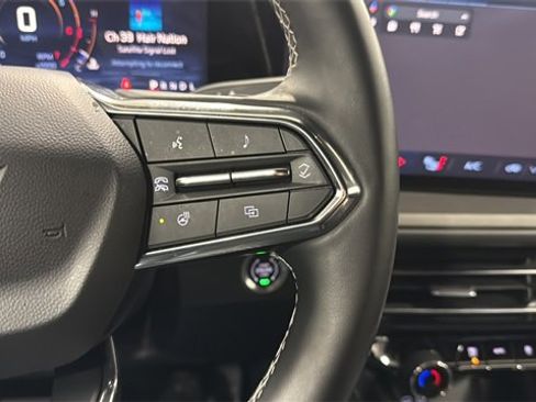 Used 2025 Chevrolet Traverse LT image 19