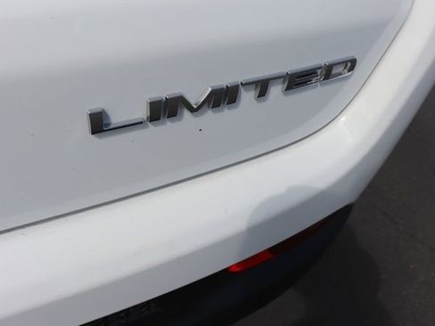 Used 2025 Jeep Compass Limited AWD/4WD image 7