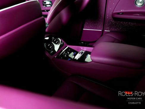 Used 2025 Rolls-Royce Spectre Black Badge image 18