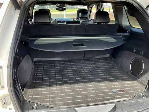 Used 2020 Jeep Grand Cherokee Limited w/ Luxury Group II image 31