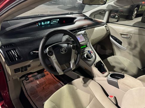 Used 2014 Toyota Prius Three image 14