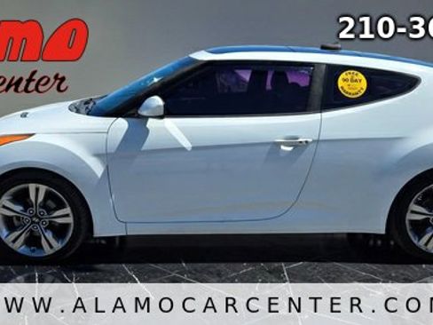 Used 2013 Hyundai Veloster w/ Style Pkg FWD image 2
