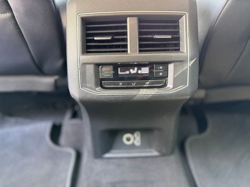 Used 2018 Volkswagen Atlas SE AWD/4WD image 29