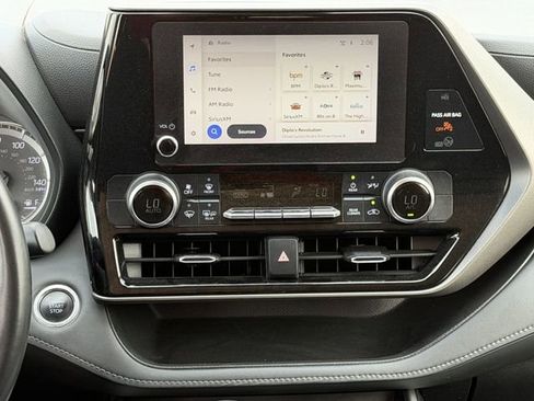 Certified 2024 Toyota Highlander LE image 17
