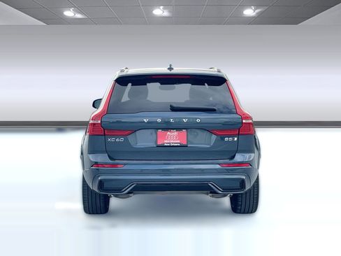 Used 2023 Volvo XC60 B5 Ultimate w/ Climate Package image 10