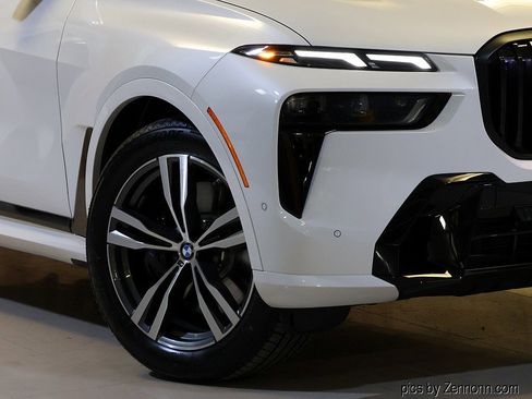 New 2026 BMW X7 xDrive40i image 3