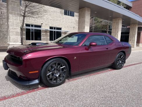 Used 2017 Dodge Challenger R/T Scat Pack RWD image 1