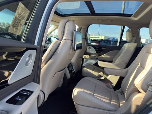 Used 2022 Lincoln Aviator Reserve w/ Equipment Group 201A image 29