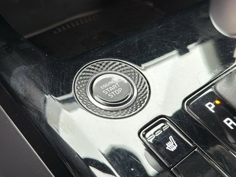 Used 2023 Kia Niro EX image 17