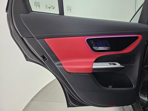 Used 2025 Mercedes-Benz GLC 43 AMG AMG GLC 43 image 21