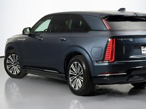 Used 2026 Cadillac Escalade IQ Sport 1 AWD/4WD image 17