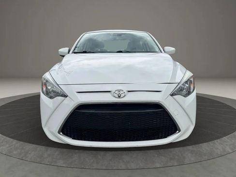 Used 2019 Toyota Yaris L FWD image 8
