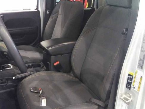 Used 2024 Jeep Wrangler Unlimited Sport AWD/4WD image 3