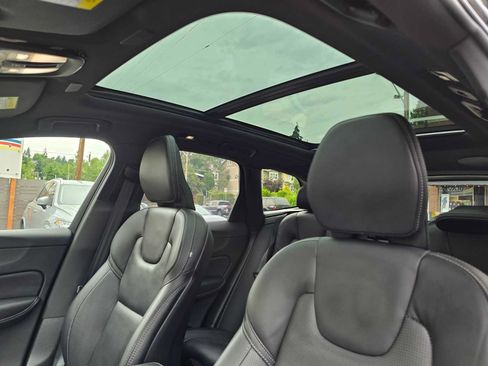 Certified 2024 Volvo XC60 T8 Ultimate w/ Protection Package Premier AWD/4WD image 22