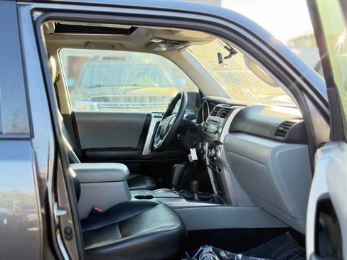 Used 2010 Toyota 4Runner SR5 AWD/4WD image 19
