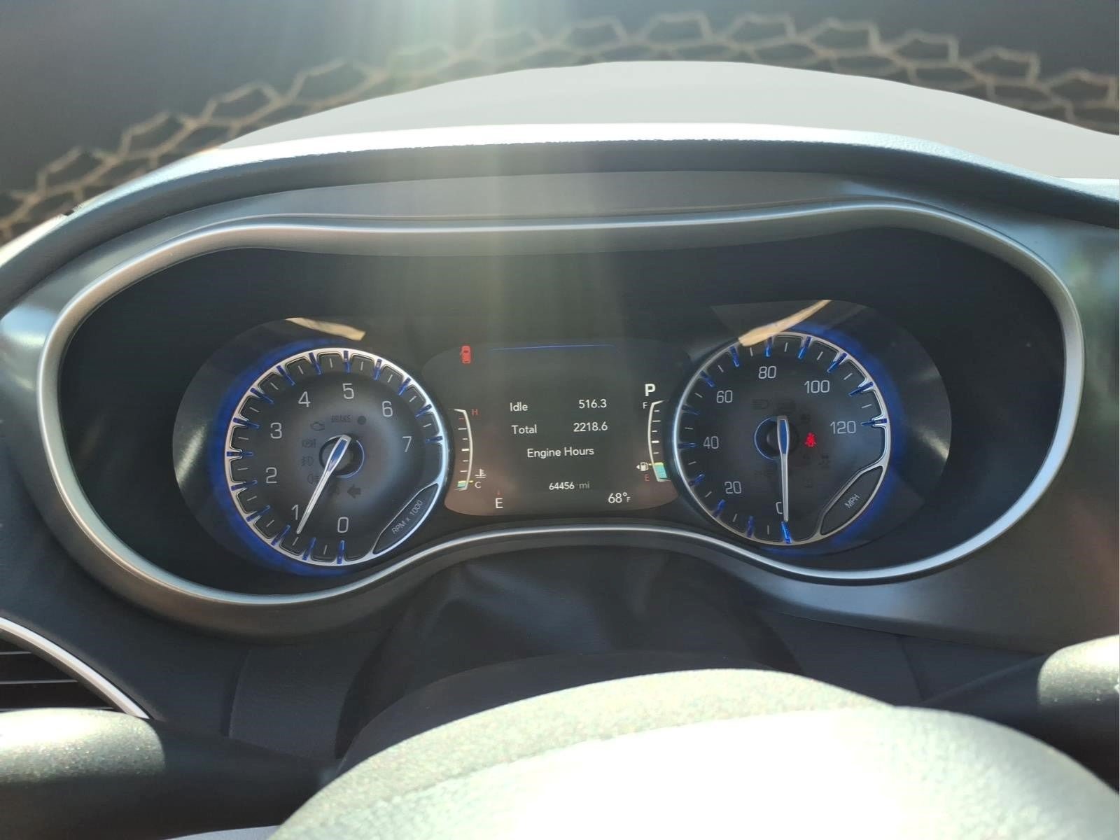 Used 2023 Chrysler Pacifica Touring-L FWD image 17