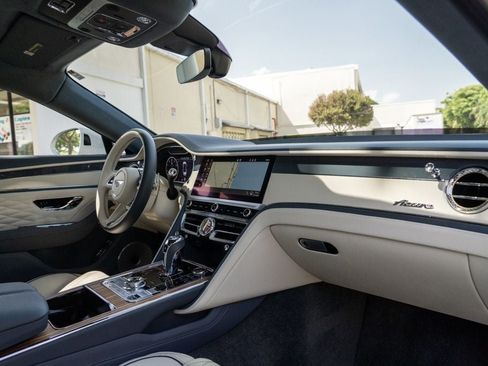 Used 2023 Bentley Flying Spur V8 AWD/4WD image 30