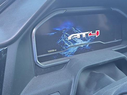 Used 2024 GMC Sierra 1500 AT4 w/ Technology Package image 14