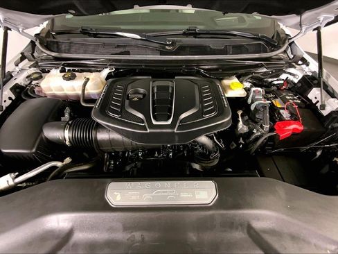 Used 2025 Jeep Grand Wagoneer 4WD image 10