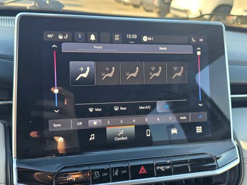 Used 2023 Jeep Compass Limited image 31