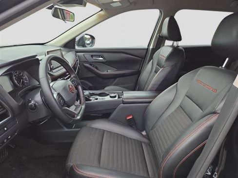 Certified 2025 Nissan Rogue SV image 15