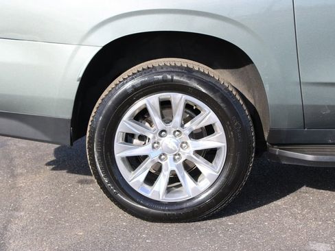 Used 2023 Chevrolet Suburban Premier image 14