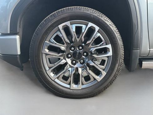 Used 2023 GMC Sierra 1500 Denali Ultimate AWD/4WD image 41