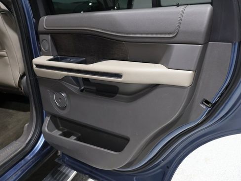 Used 2018 Ford Expedition Limited image 25