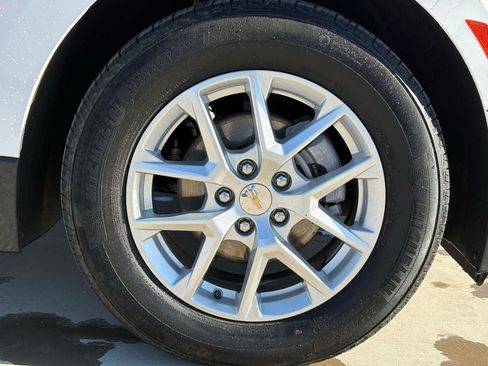 Used 2024 Chevrolet Equinox LS w/ LS Convenience Package image 10