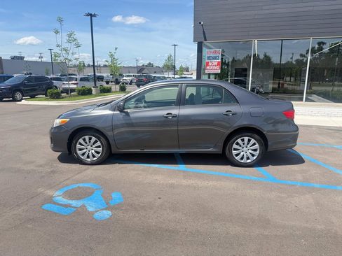 Used 2012 Toyota Corolla LE FWD image 8