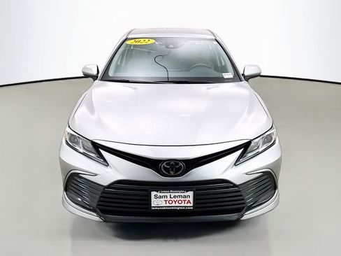 Used 2022 Toyota Camry LE image 2