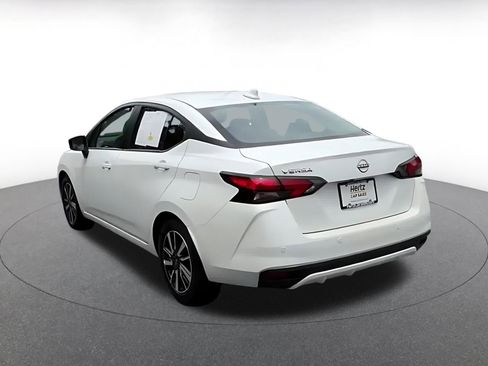 Used 2025 Nissan Versa SV FWD image 11