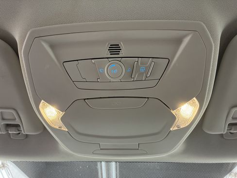 Used 2016 Ford Focus SE w/ Equipment Group 201A FWD image 19
