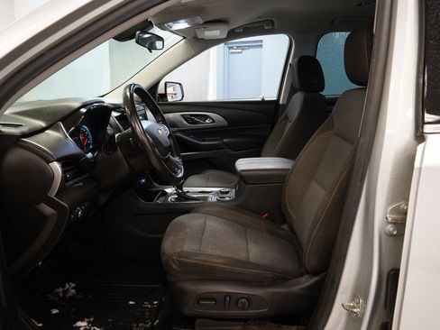 Used 2018 Chevrolet Traverse LT image 5