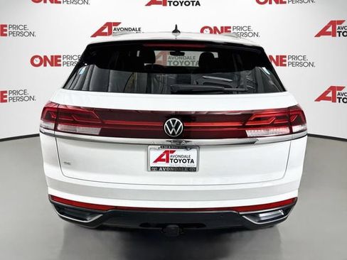 Used 2025 Volkswagen Atlas Cross Sport SE FWD image 6
