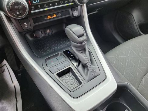 Used 2024 Toyota RAV4 XLE FWD image 23