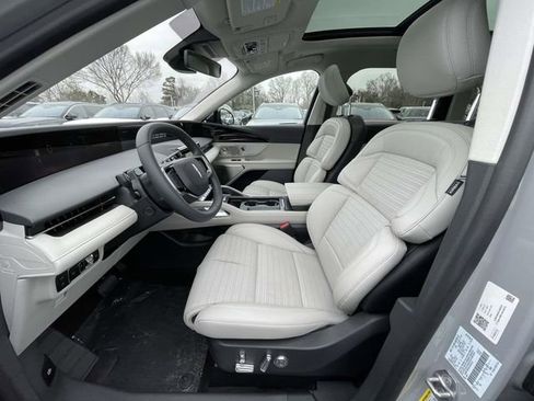 New 2026 Lincoln Nautilus Reserve image 9